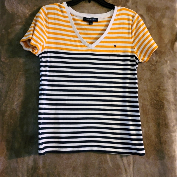 🔴 EUC. Tommy Hilfiger striped top. Size Lg 🔴 - Picture 1 of 4